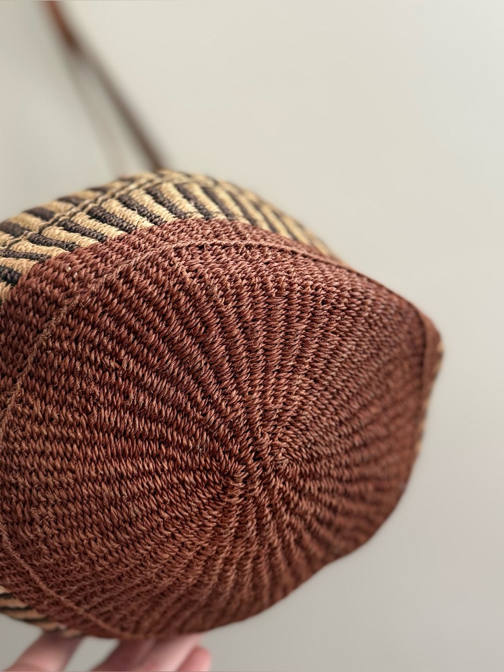 Vintage Sisal Woven Market Large Bag with Brown Leather Straps - Picture 3 of 7